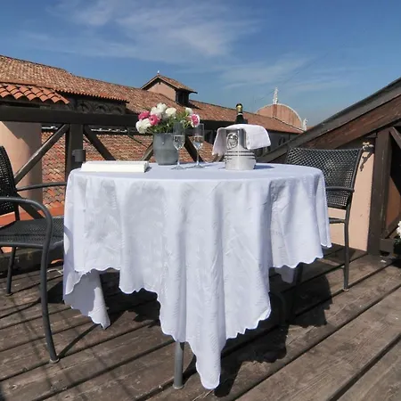 Ca' Elvira Terrazza Veneziana Διαμέρισμα *