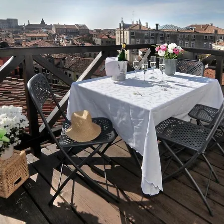 Ca' Elvira Terrazza Veneziana Διαμέρισμα *